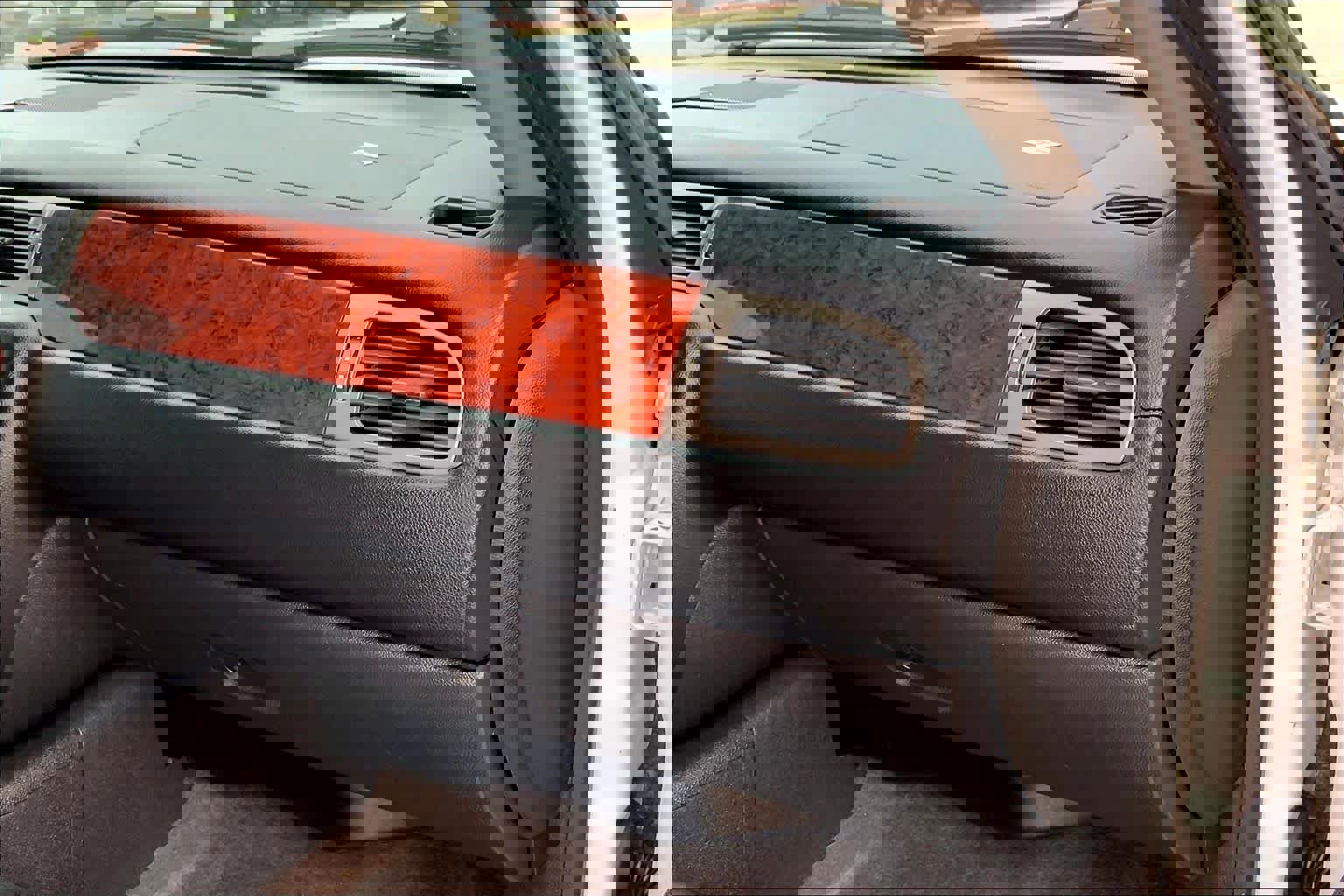 Used 2013 Chevrolet Suburban LTZ image 18