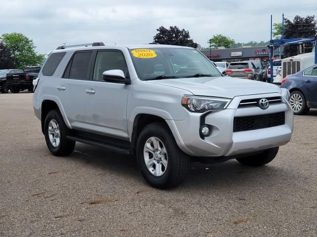 Used 2020 Toyota 4Runner SR5 AWD/4WD image 4