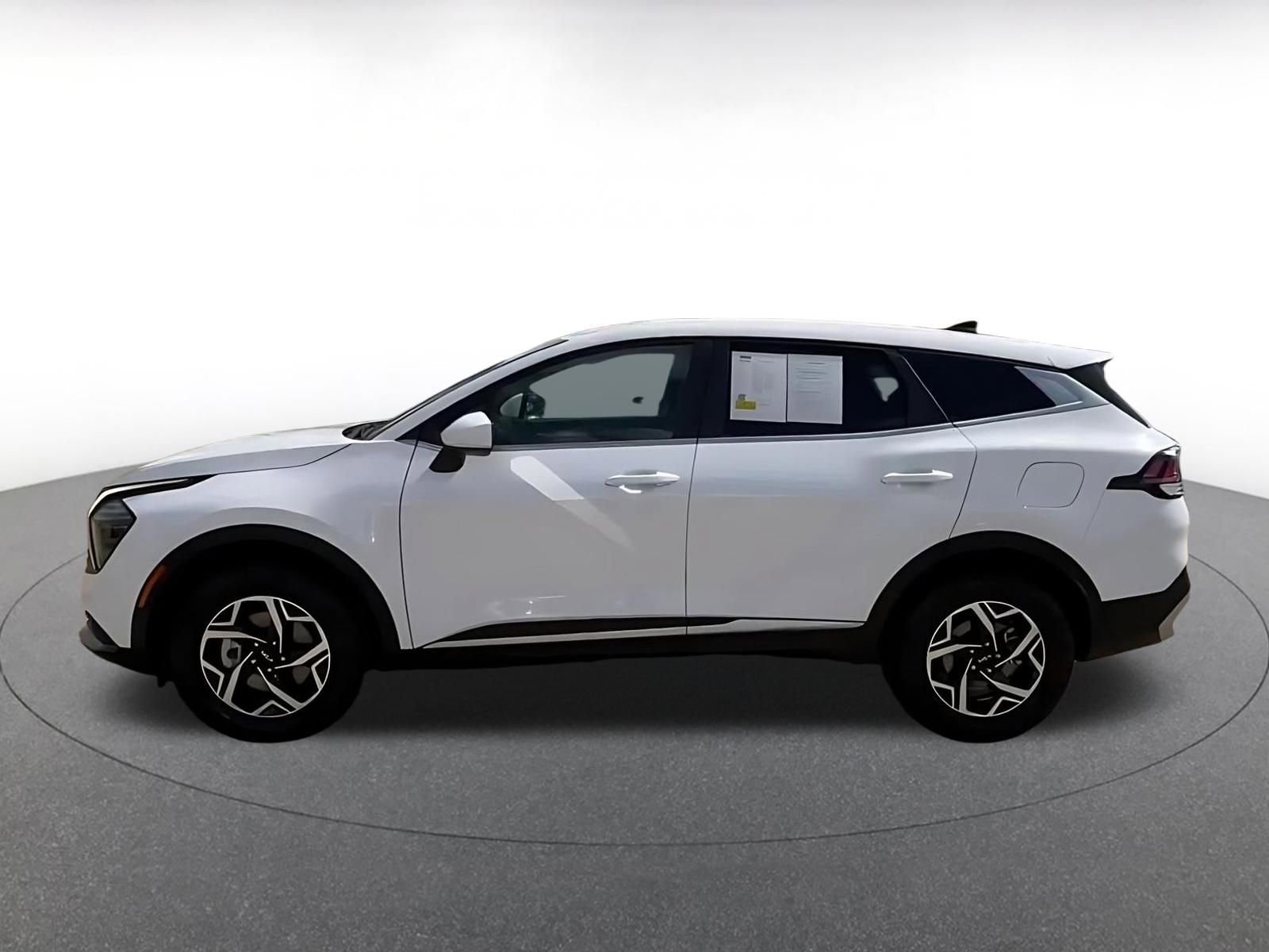 Used 2025 Kia Sportage LX image 10