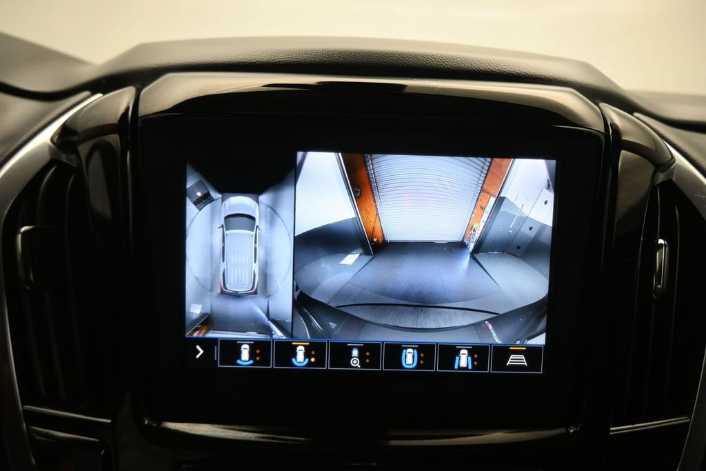 Used 2020 Chevrolet Traverse LT w/ LT Premium Package AWD/4WD image 22