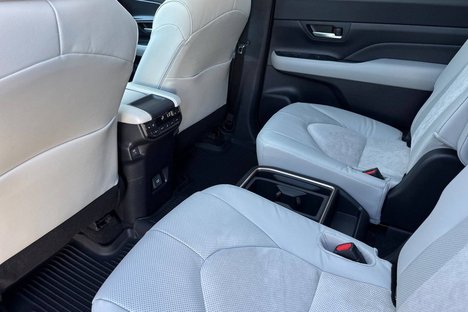 New 2026 Toyota Grand Highlander AWD Hybrid image 13