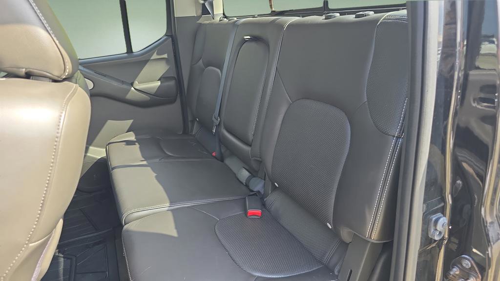 Used 2015 Nissan Frontier PRO-4X w/ Pro-4x Luxury Package image 29