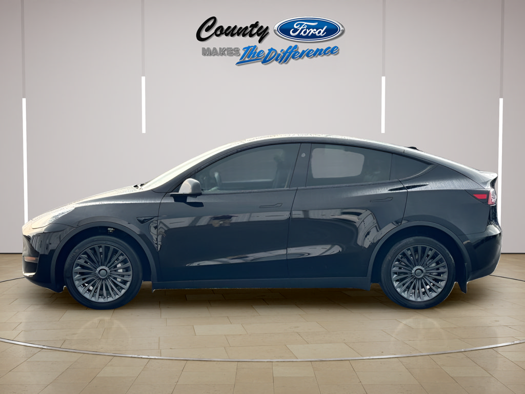 Used 2024 Tesla Model Y Long Range AWD/4WD image 3