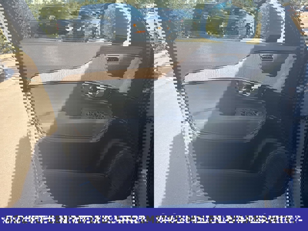 Certified 2024 Volvo XC90 B6 Ultimate image 20