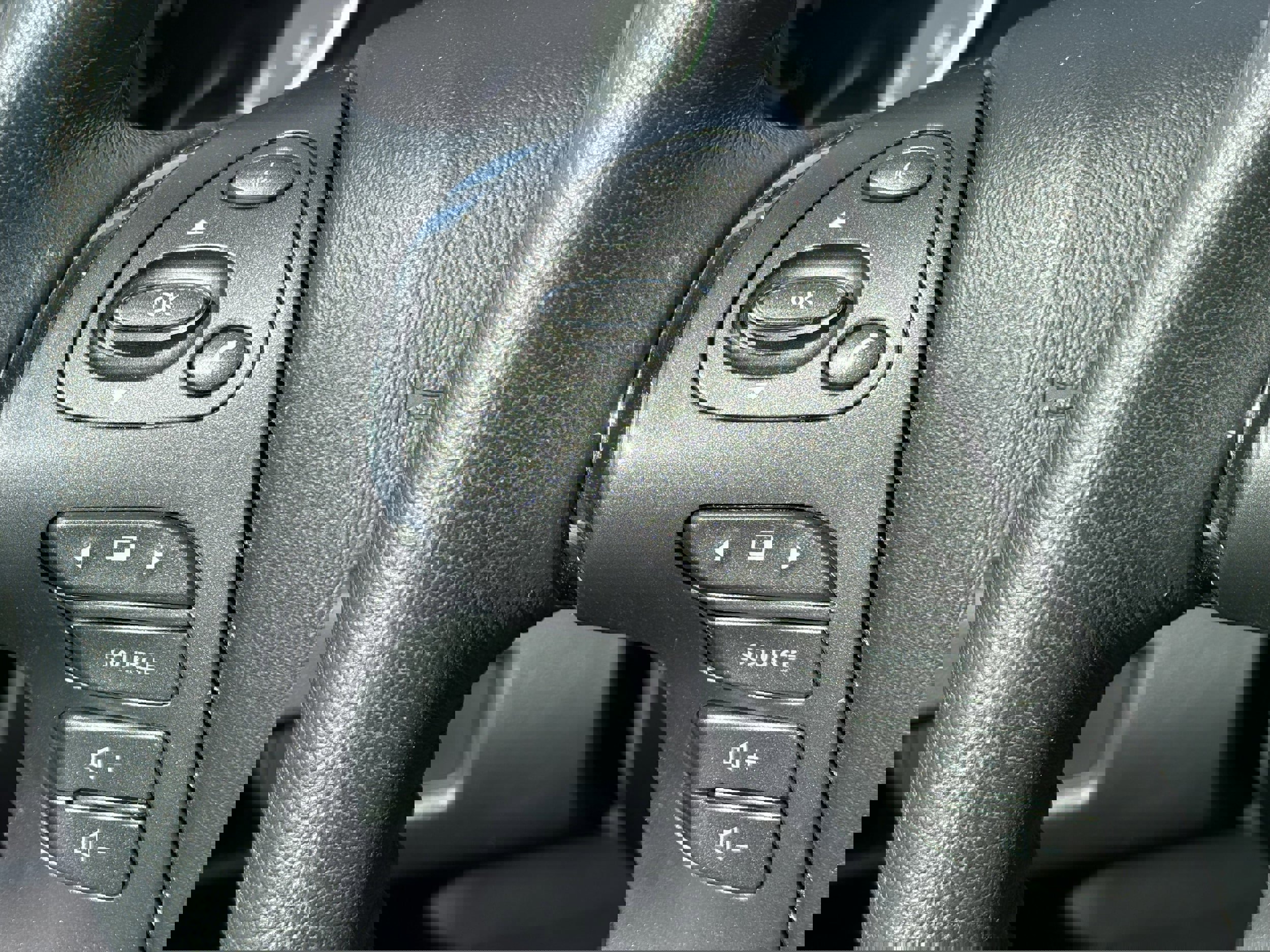 Used 2024 Nissan Murano SV w/ SV Midnight Edition Package FWD image 17