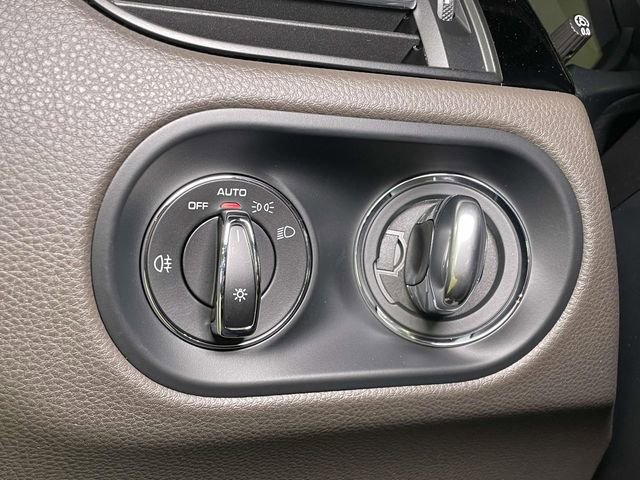 New 2026 Porsche Macan image 40