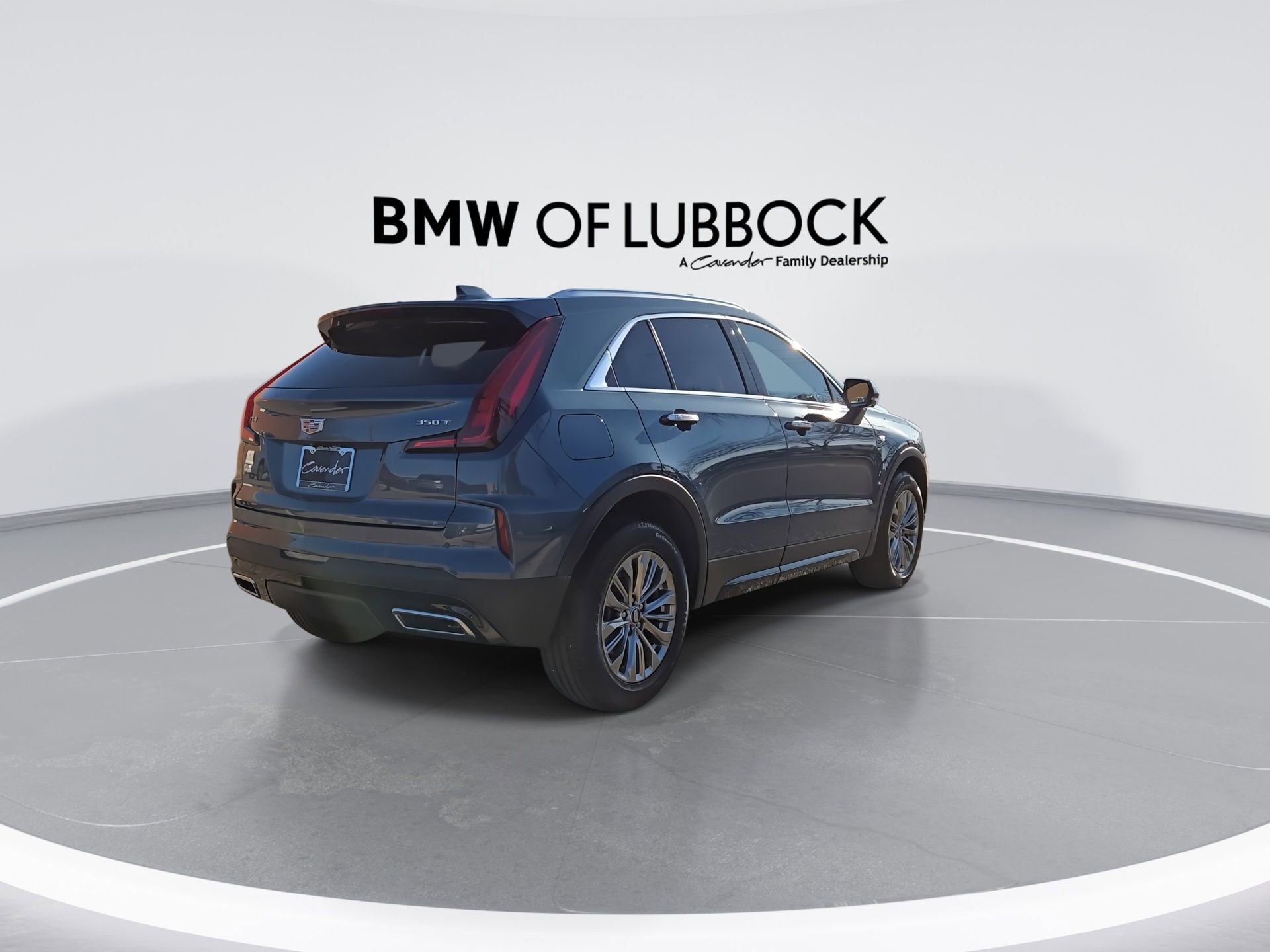 Used 2025 Cadillac XT4 Premium Luxury image 8