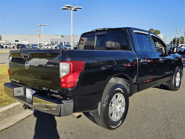Used 2019 Nissan Titan SV image 11