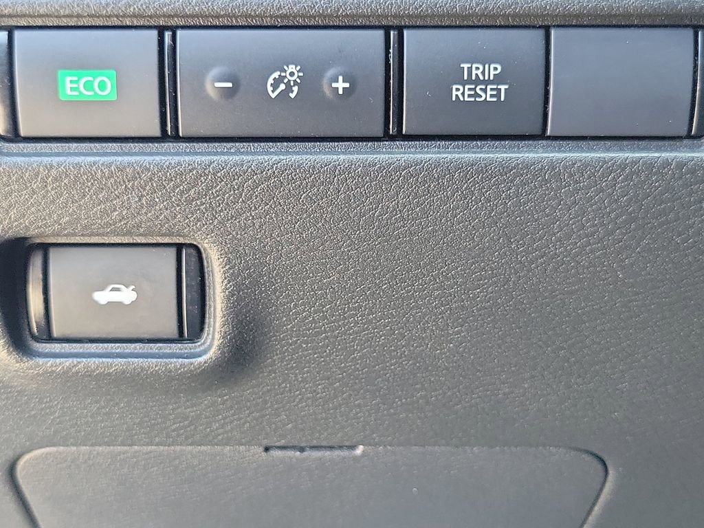 Used 2020 Nissan Sentra SV image 17