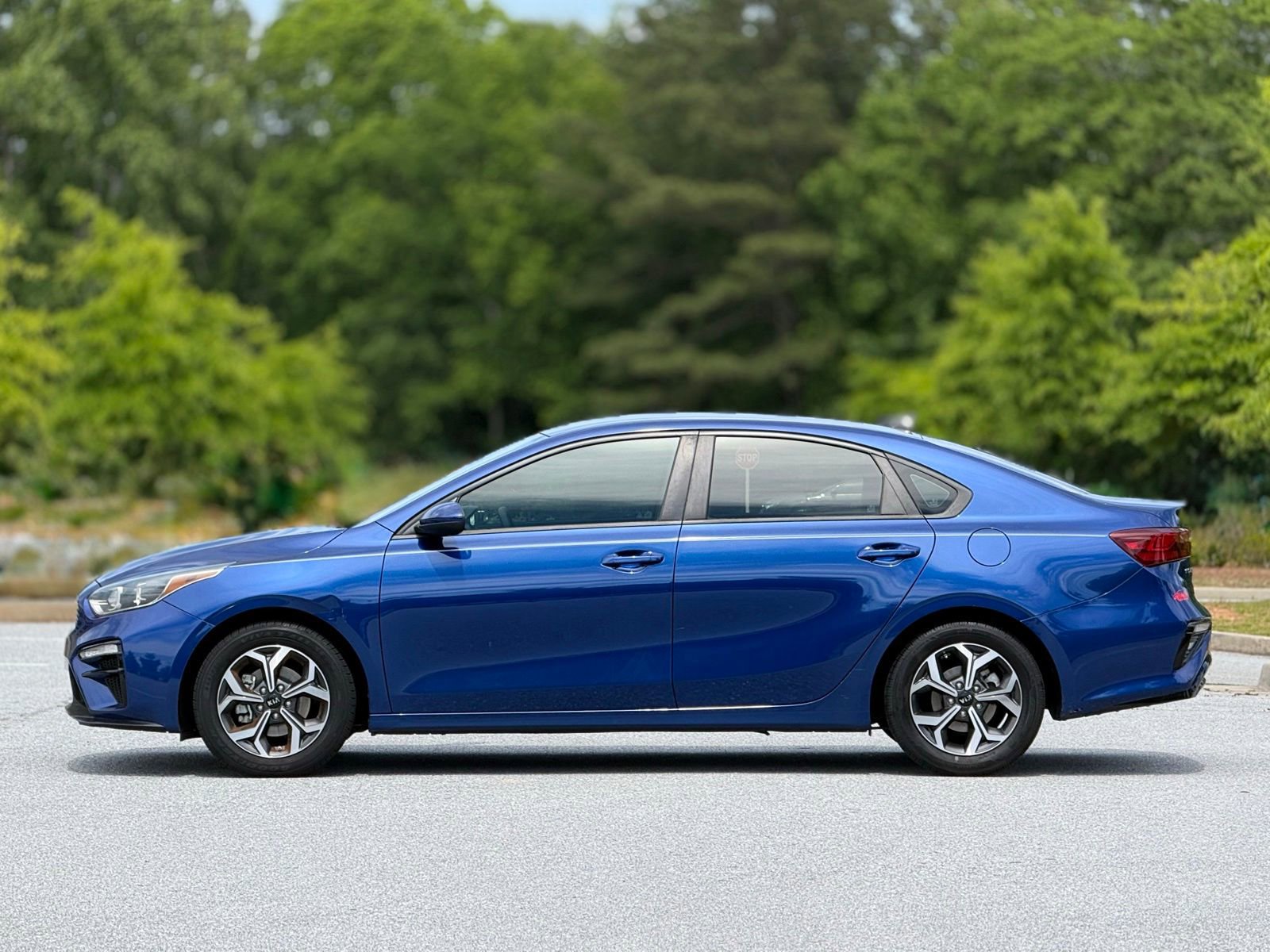 Used 2019 Kia Forte LXS FWD image 9