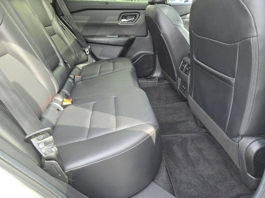 Used 2024 Nissan Rogue SV w/ SV Premium Package AWD/4WD image 25