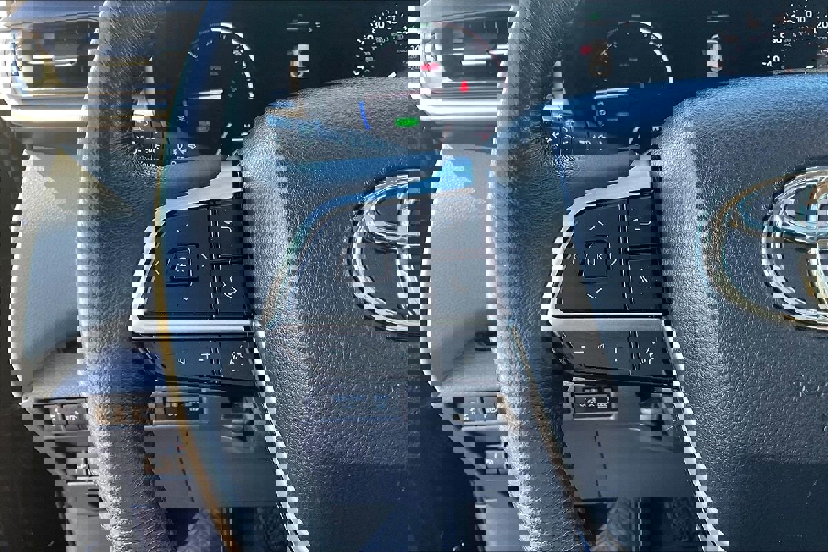 Used 2023 Toyota Sienna XLE image 14