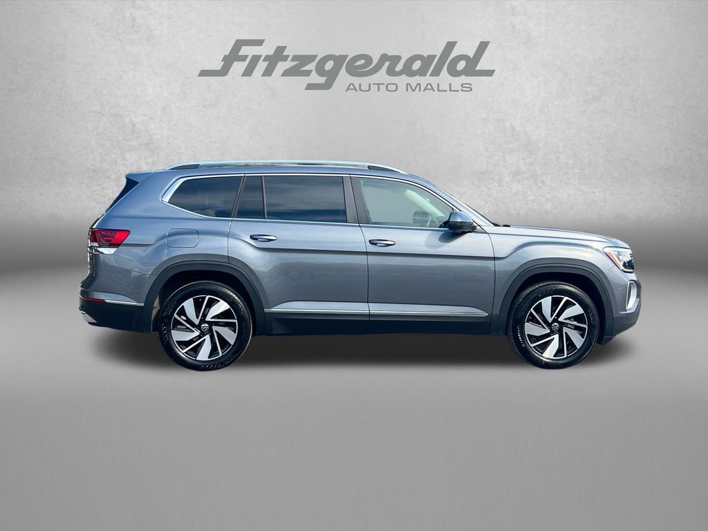 Used 2024 Volkswagen Atlas SEL AWD/4WD image 3