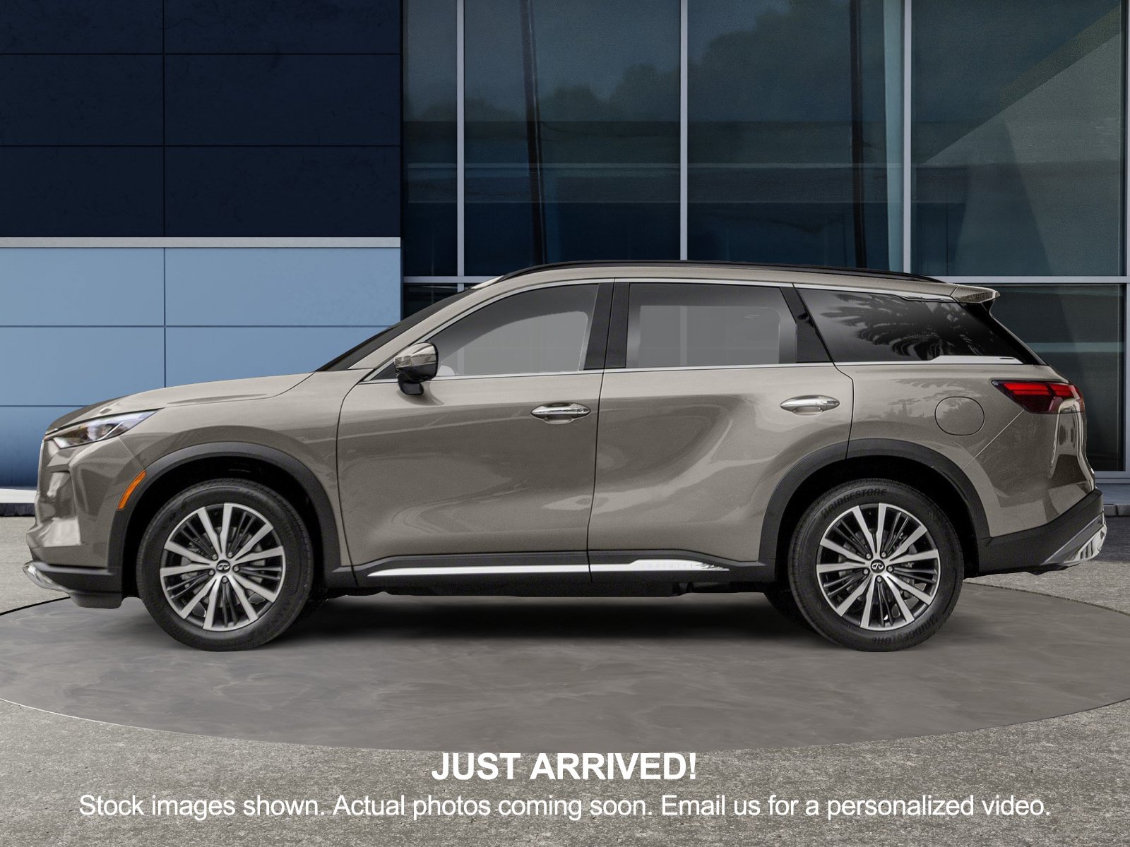 Used 2022 INFINITI QX60 Luxe AWD/4WD image 2
