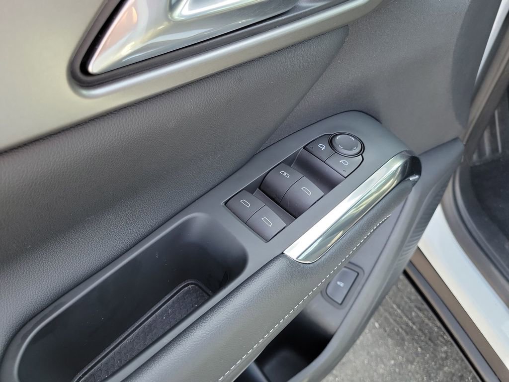 Used 2026 Chevrolet Traverse LT FWD image 22