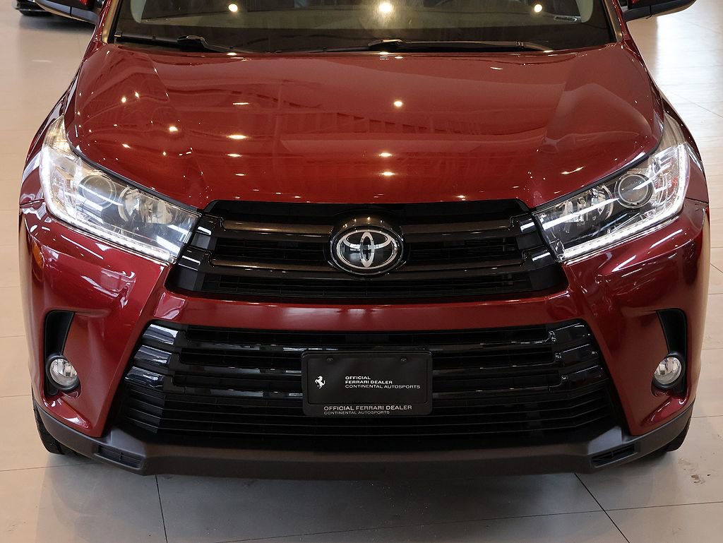 Used 2018 Toyota Highlander SE w/ Protection Package #3 AWD/4WD image 11