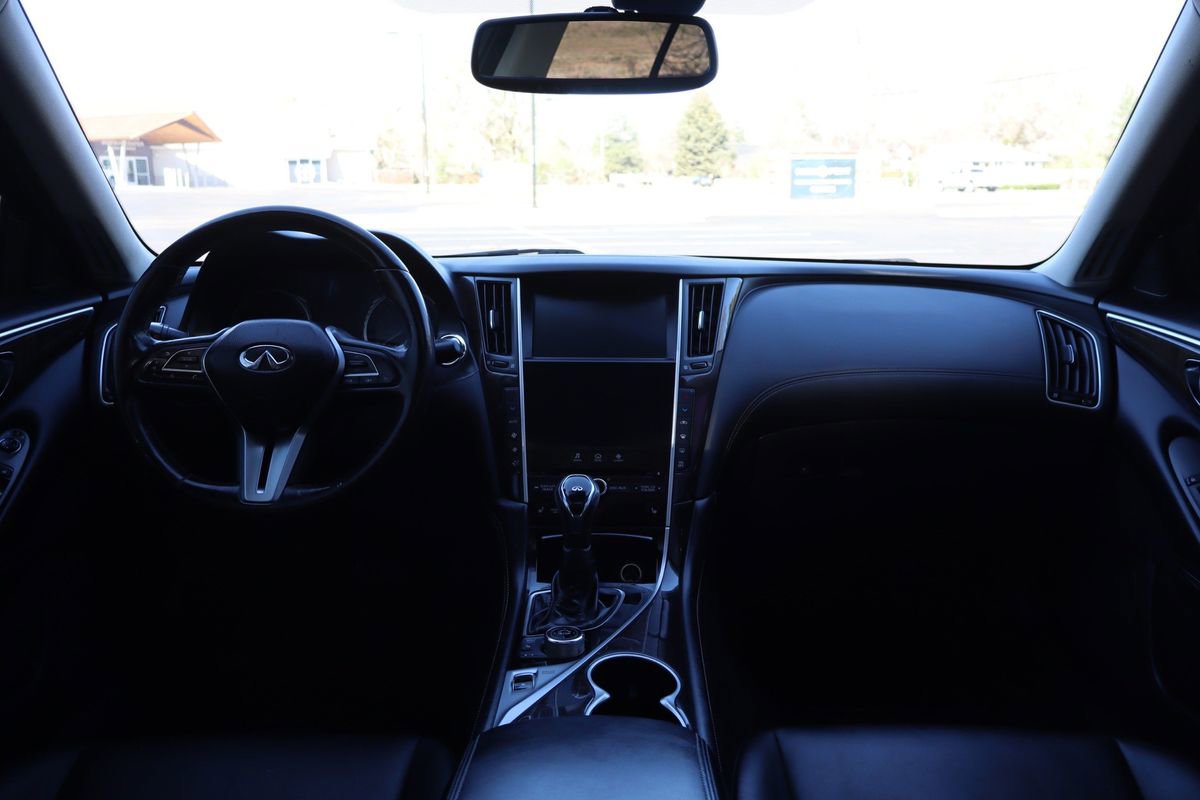 Used 2018 INFINITI Q50 Luxe w/ Essential Package (3.0T Luxe) image 16