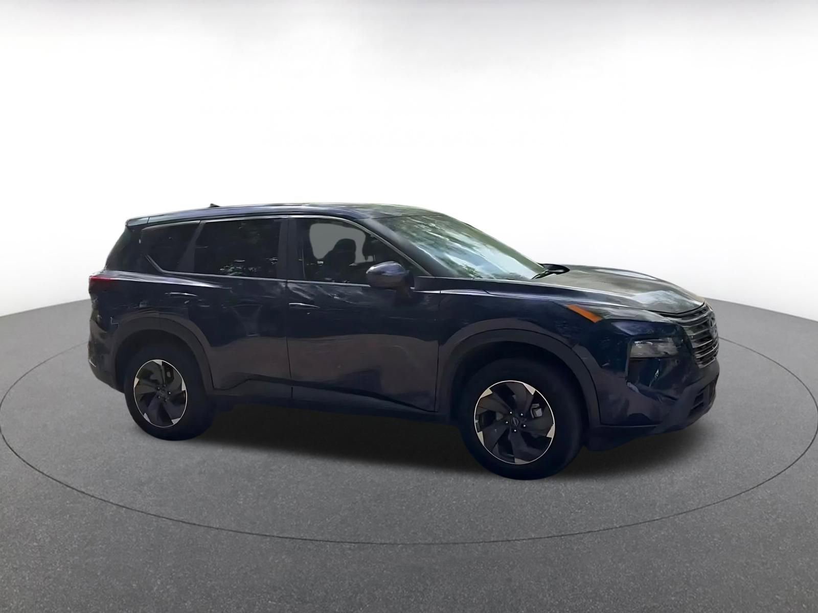 Used 2025 Nissan Rogue SV FWD image 2