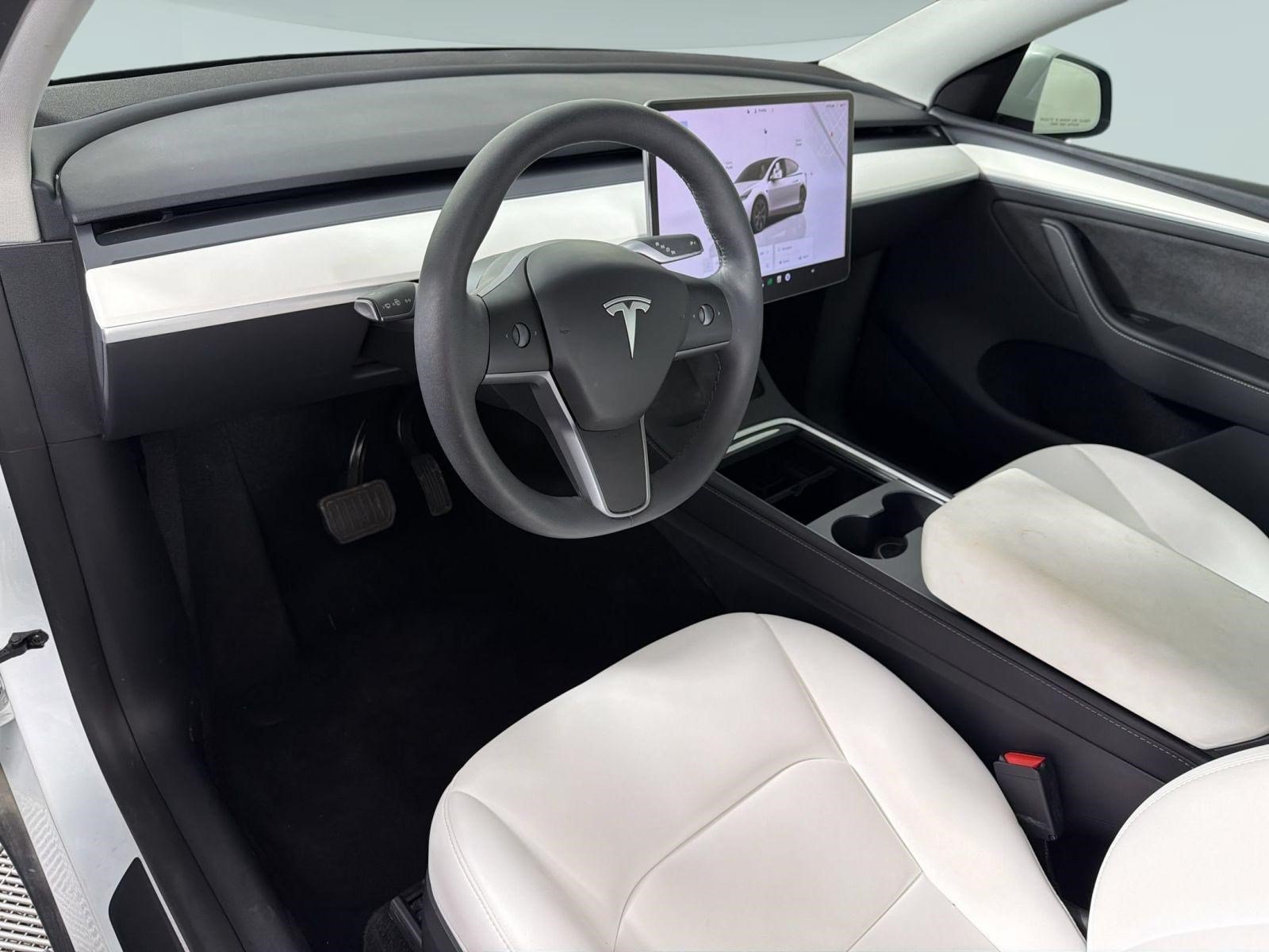 Used 2024 Tesla Model Y Long Range AWD/4WD image 4