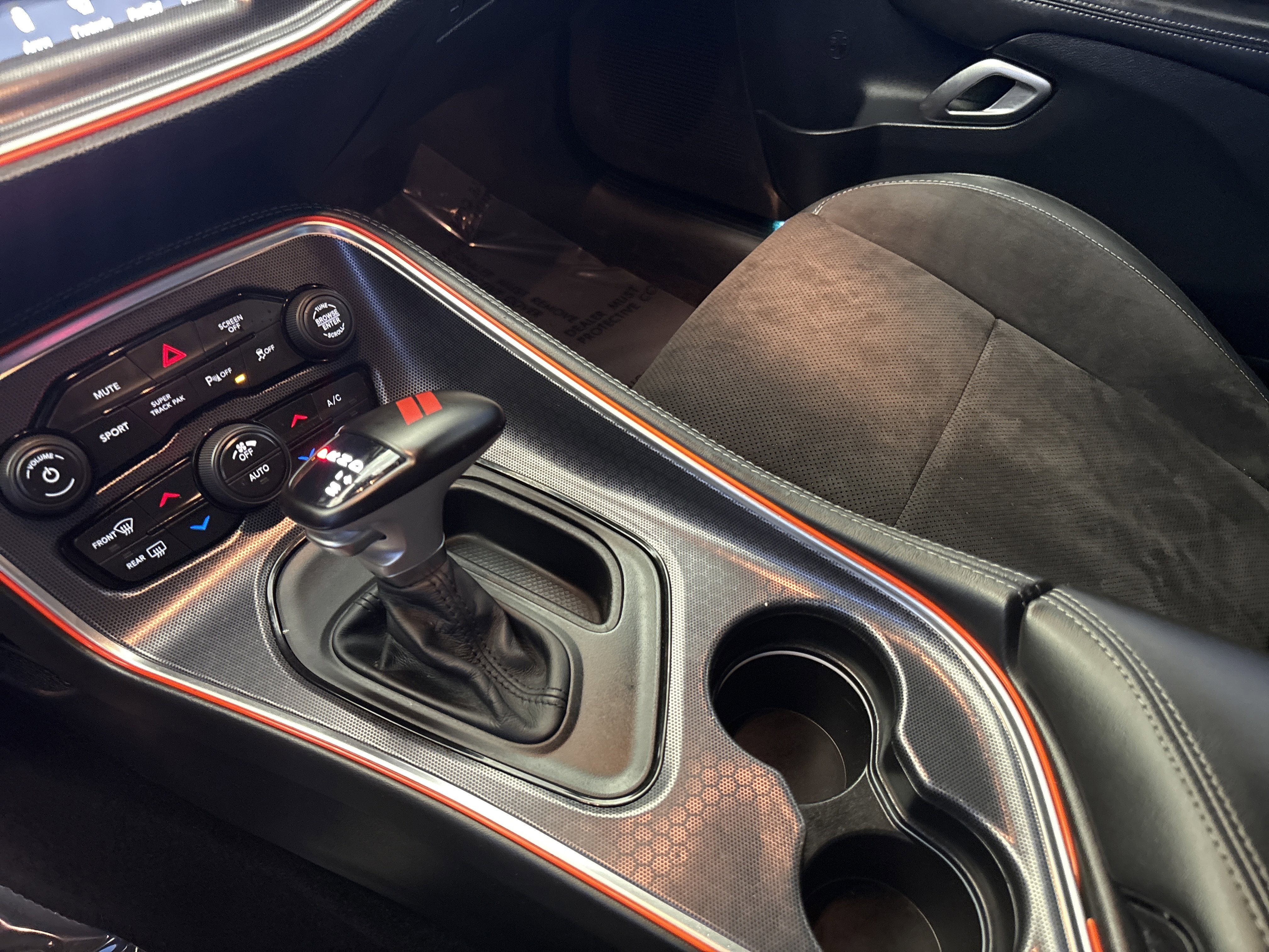 Used 2018 Dodge Challenger R/T Scat Pack w/ Leather Interior Group image 21