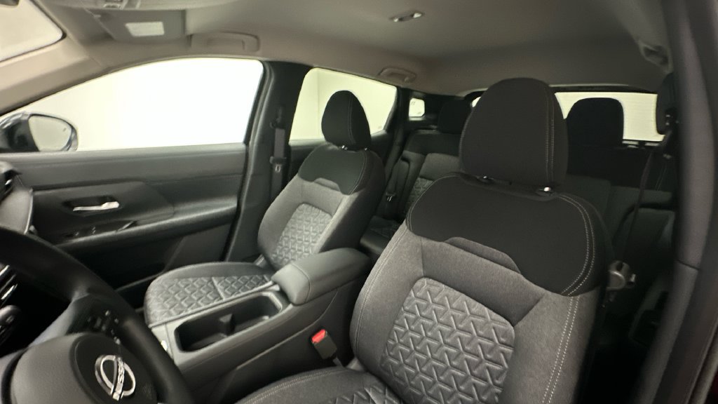 New 2026 Nissan Kicks SV AWD/4WD image 9