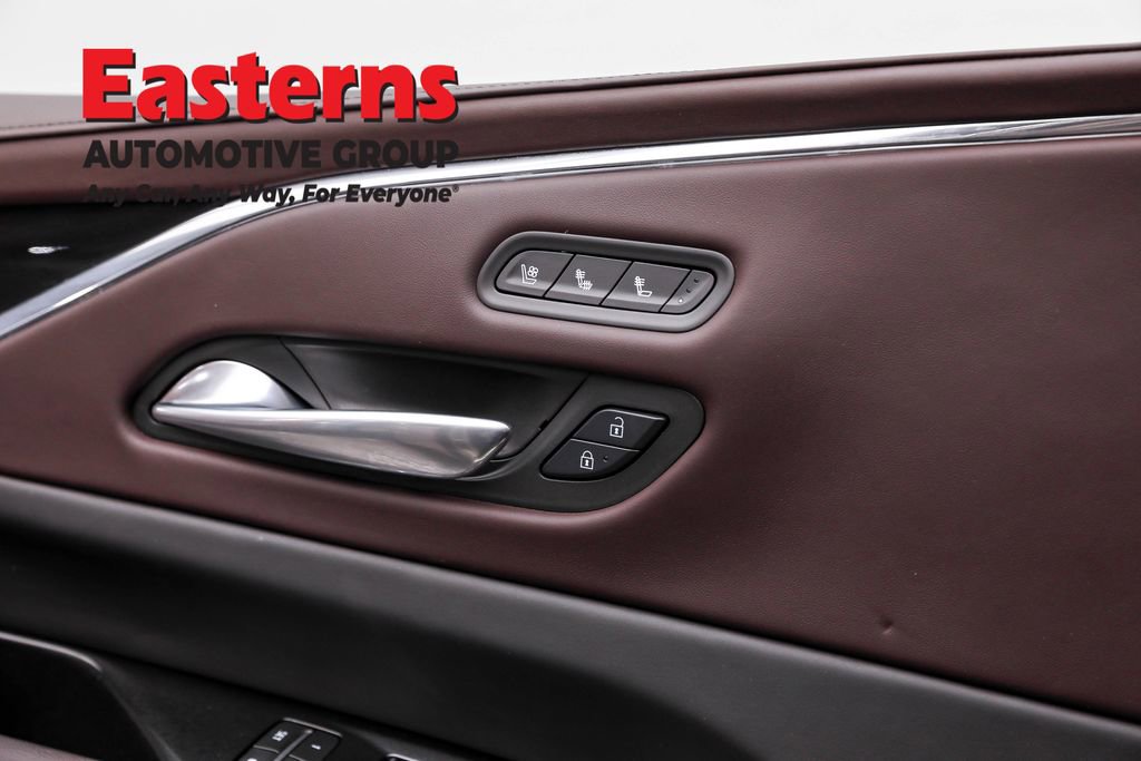 Used 2024 Cadillac Escalade Sport Platinum w/ LPO, ONYX Package image 19