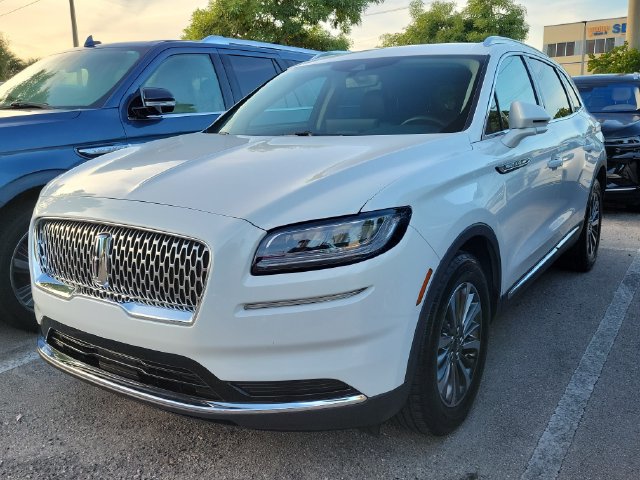 Certified 2023 Lincoln Nautilus AWD image 3