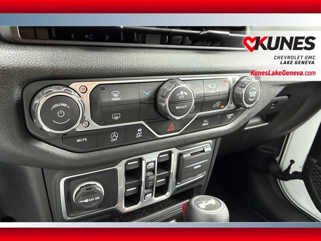 Used 2025 Jeep Wrangler Unlimited Sport AWD/4WD image 27