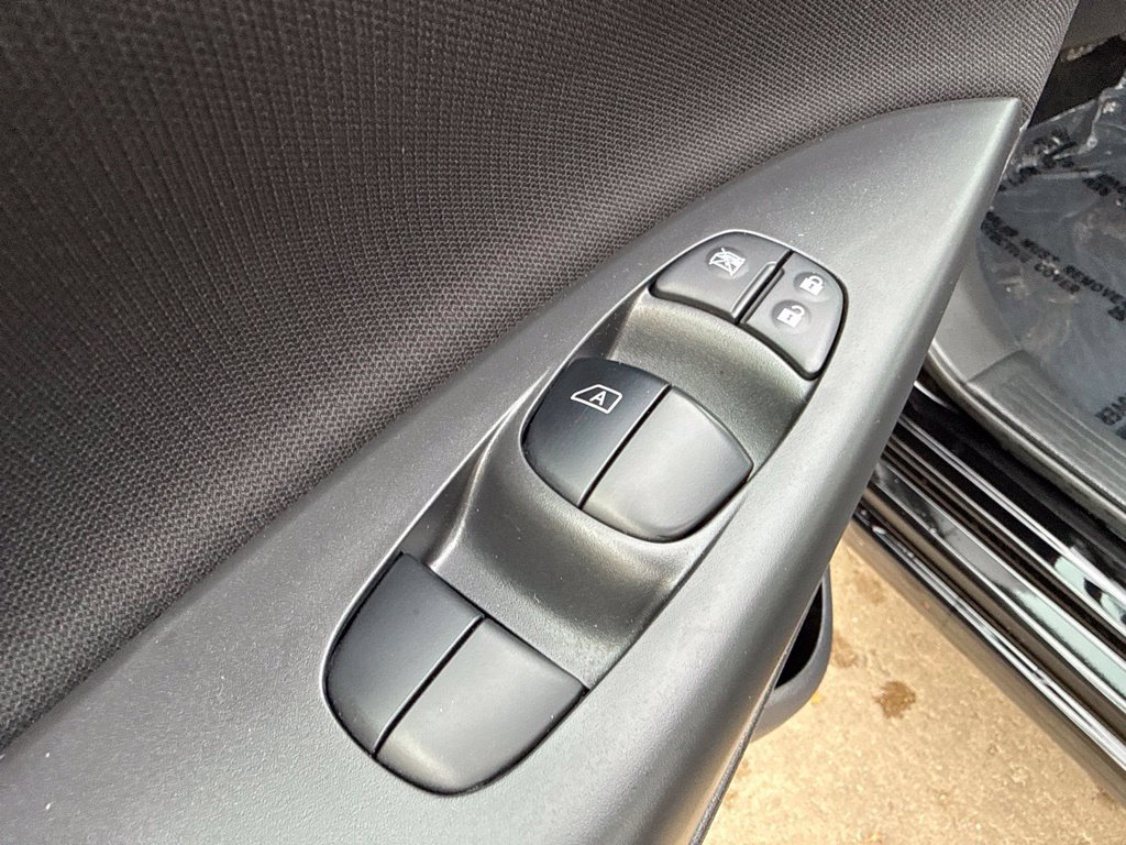 Used 2019 Nissan Sentra S w/ Appearance Package FWD image 11