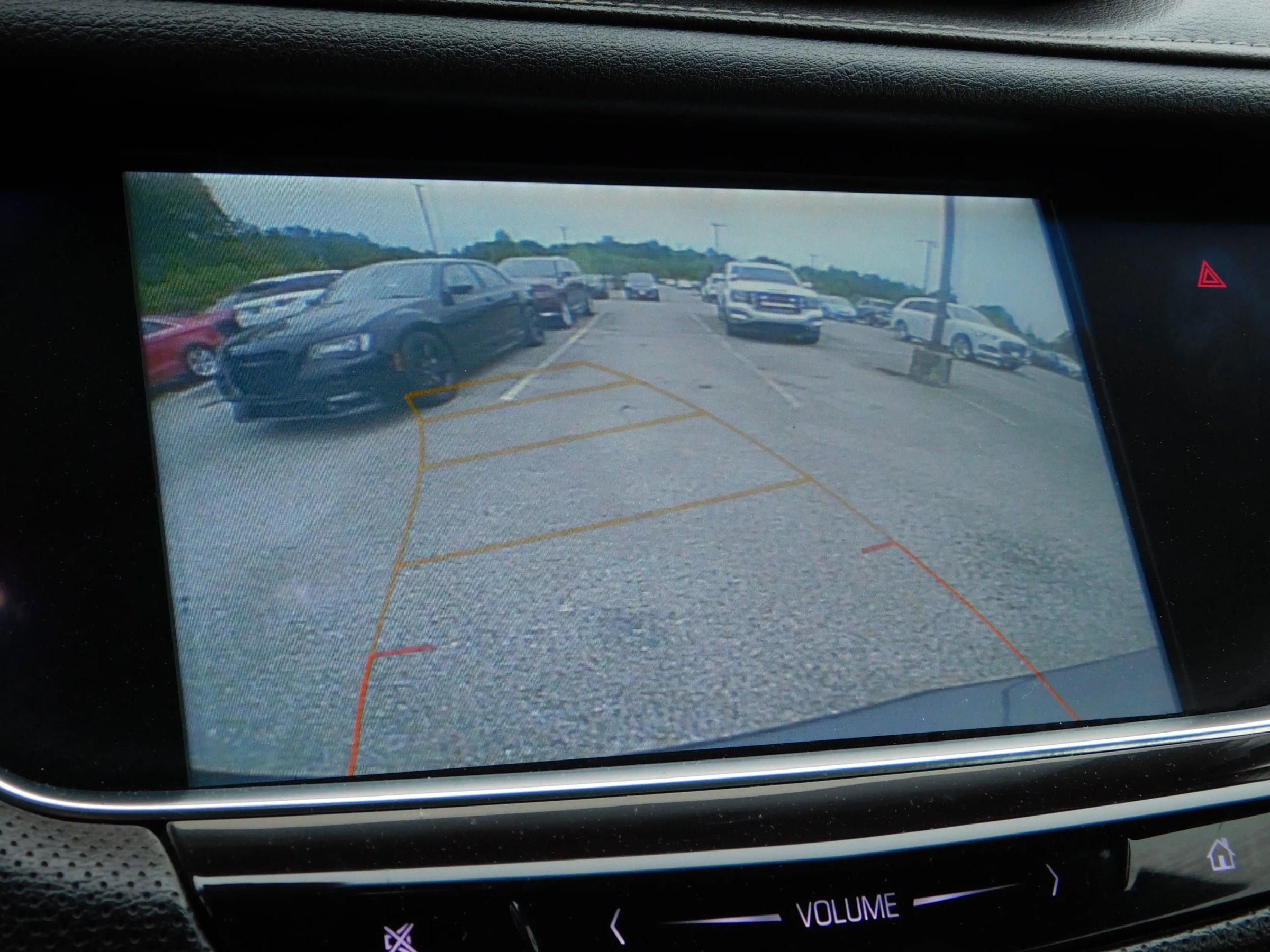 Used 2018 Cadillac XT5 FWD image 18