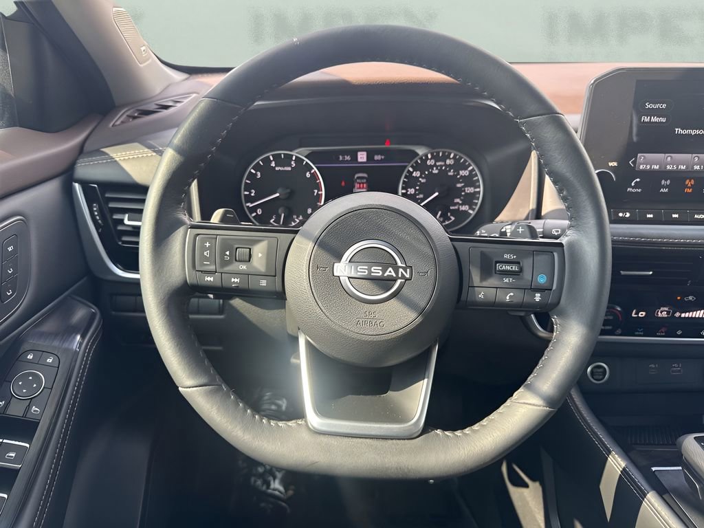 Used 2023 Nissan Rogue SL w/ SL Premium Package image 16