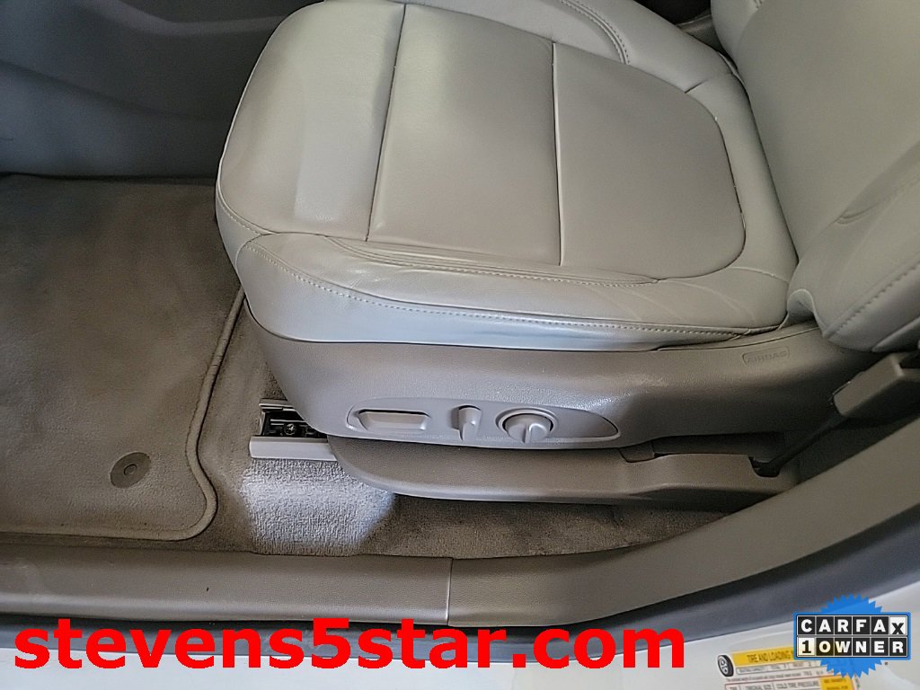 Used 2020 Chevrolet Traverse LT w/ LT Premium Package image 13