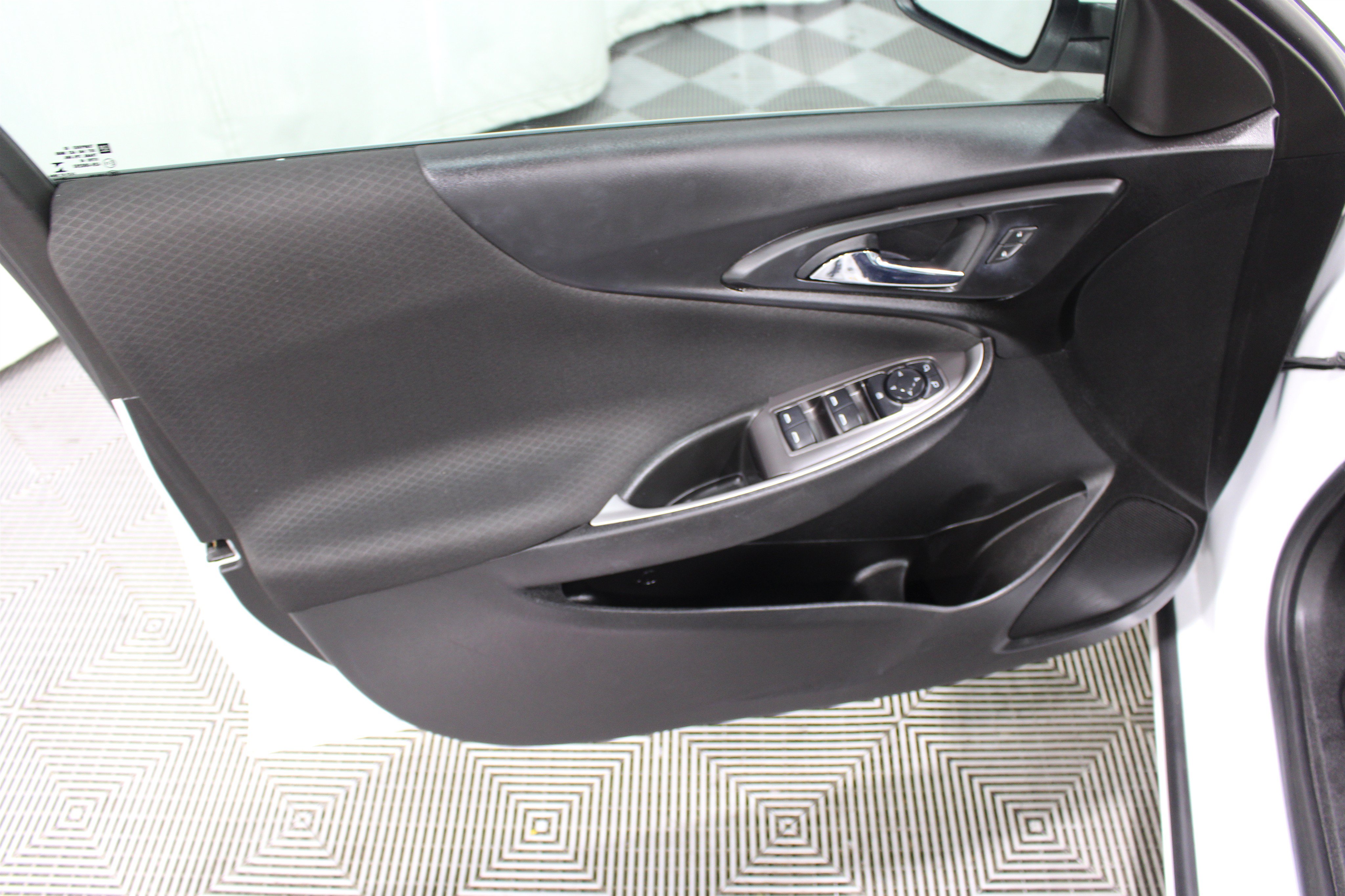 Used 2021 Chevrolet Malibu RS FWD image 6
