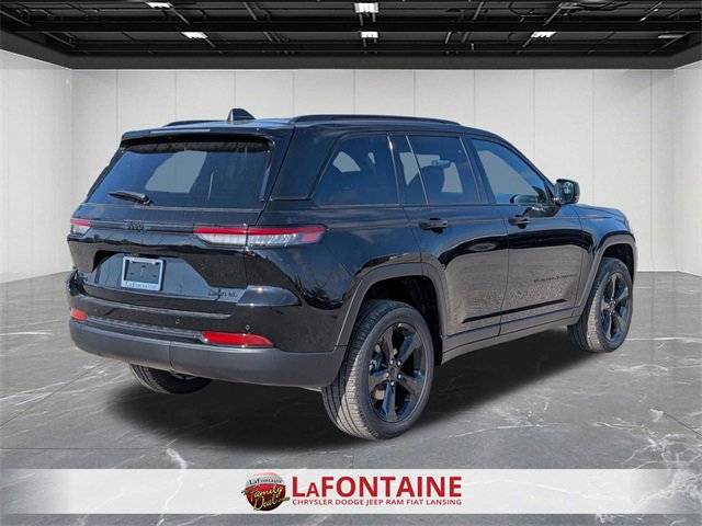 New 2025 Jeep Grand Cherokee Limited w/ Black Appearance Package image 5