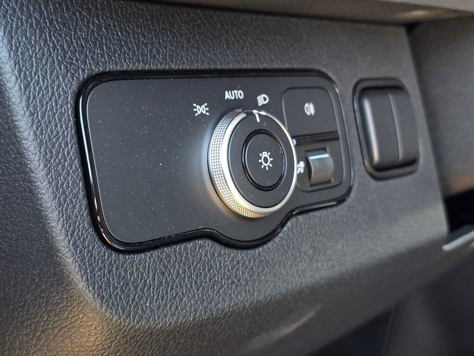 Used 2025 Mercedes-Benz Sprinter 2500 image 25