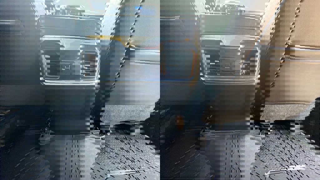 Used 2022 Chevrolet Silverado 2500 LTZ w/ Carhartt Edition image 19