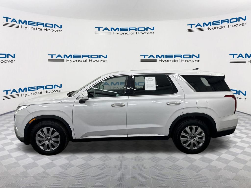 Used 2025 Hyundai Palisade SE FWD image 2