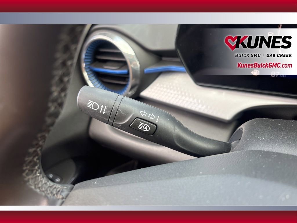 Used 2024 Chevrolet Trax LT w/ Driver Confidence Package image 14