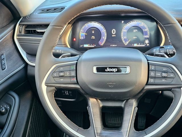 Used 2023 Jeep Grand Cherokee L Limited w/ Luxury Tech Group II image 33