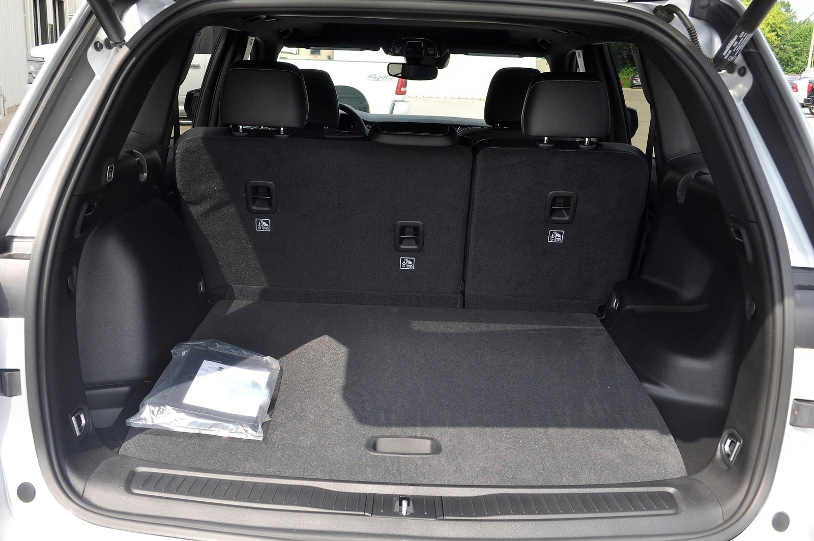 Used 2023 Jeep Grand Cherokee Altitude image 29