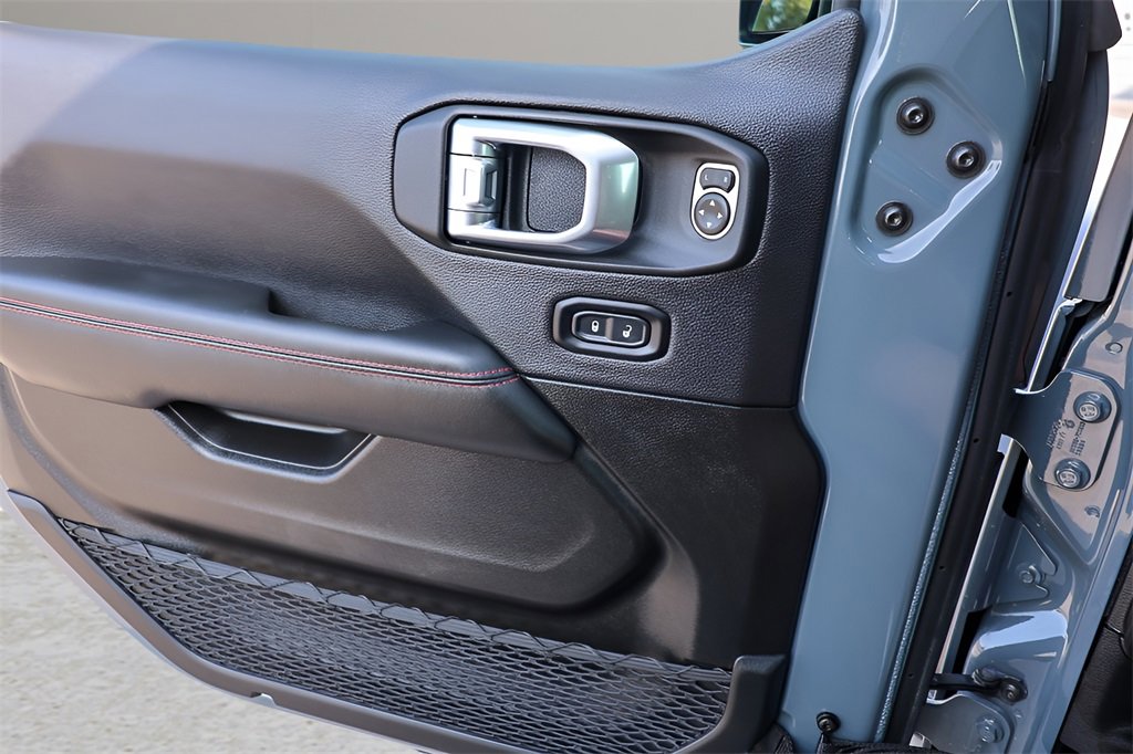 Used 2025 Jeep Wrangler Unlimited Rubicon image 18