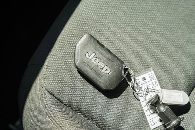Used 2018 Jeep Wrangler Sport AWD/4WD image 47