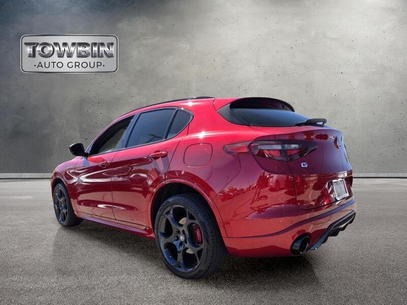 Used 2023 Alfa Romeo Stelvio Veloce AWD/4WD image 6