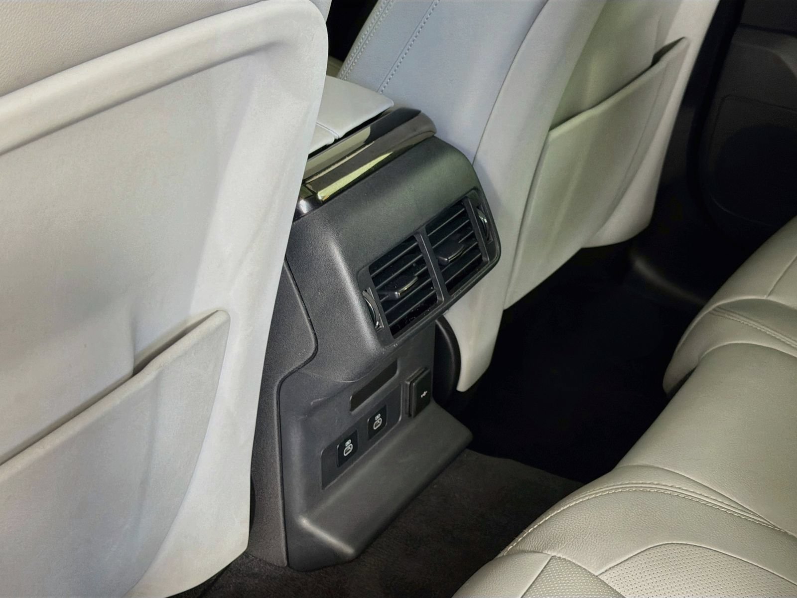 Certified 2024 Land Rover Range Rover Velar S AWD/4WD image 28