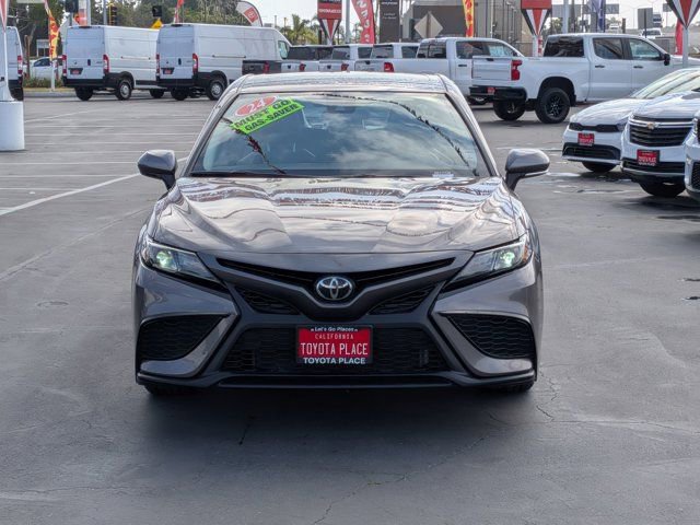 Used 2024 Toyota Camry SE w/ Cold Weather Package AWD/4WD image 2
