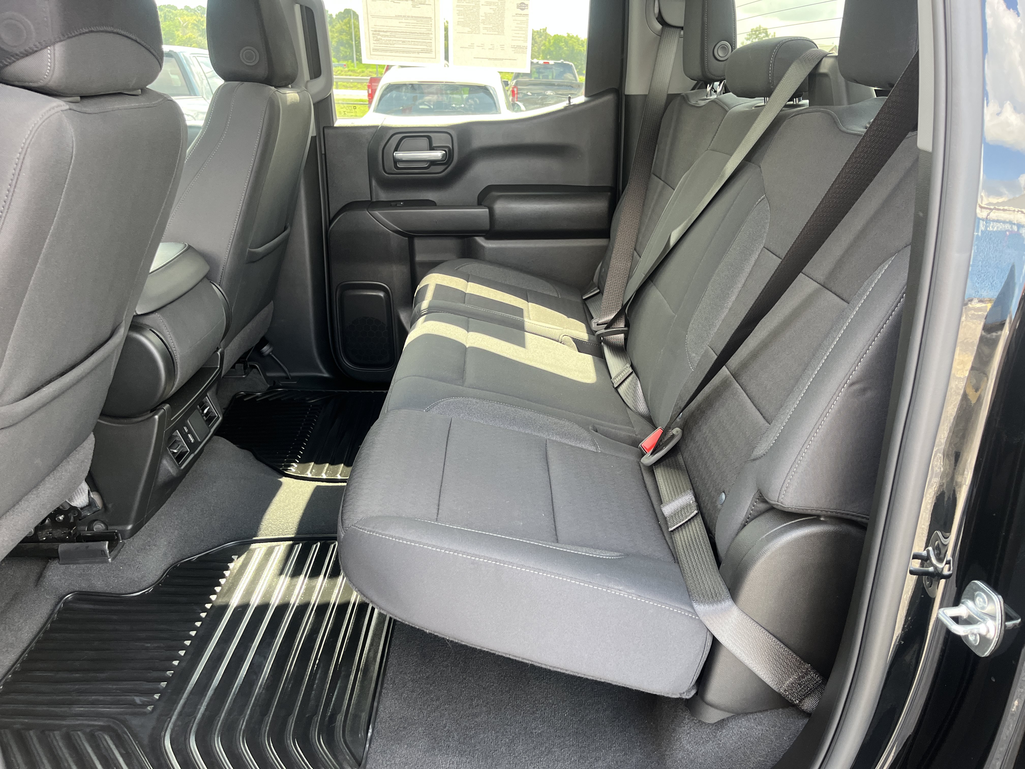 Used 2025 Chevrolet Silverado 1500 Custom Trail Boss w/ LPO, Dark Essentials Package AWD/4WD image 32