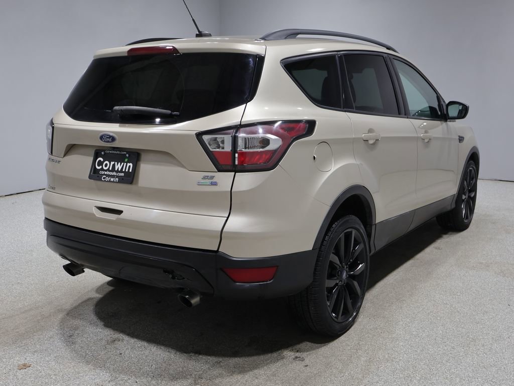 Used 2017 Ford Escape SE w/ SE Sport Appearance Package AWD/4WD video 2