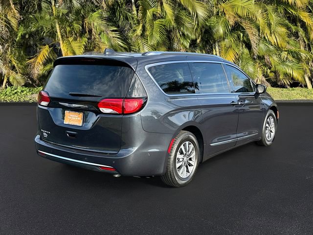 Used 2020 Chrysler Pacifica Touring-L Plus w/ Advanced Safetytec Group image 5