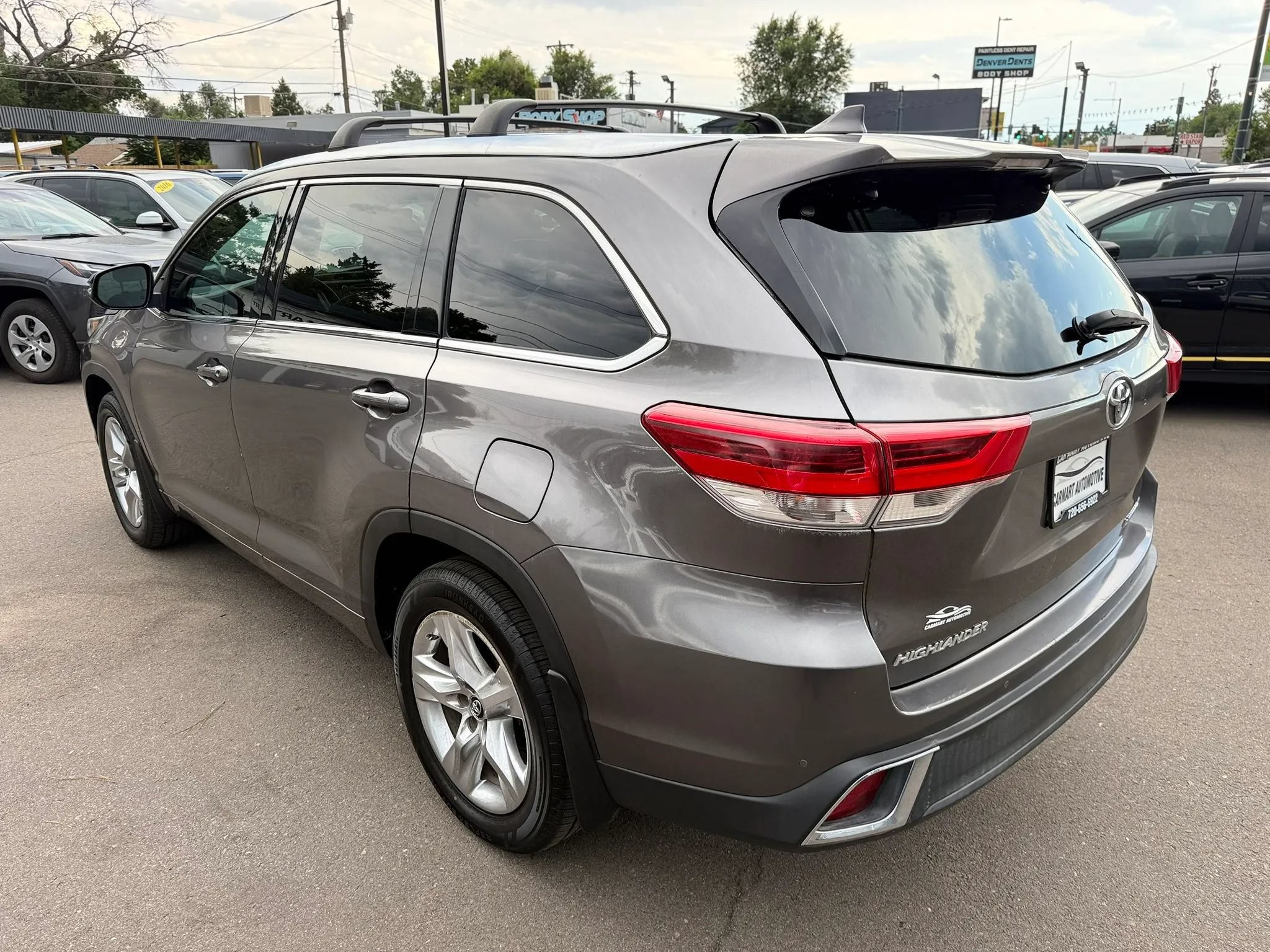 Used 2018 Toyota Highlander Limited w/ Carpet Mat Package (TMS) AWD/4WD image 7