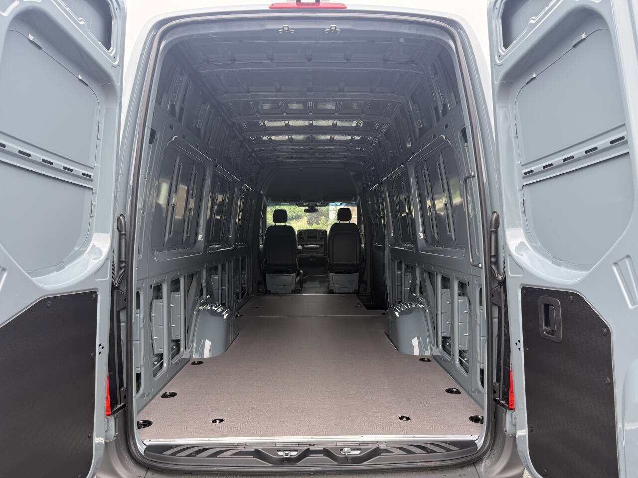 Used 2026 Mercedes-Benz Sprinter 2500 image 18